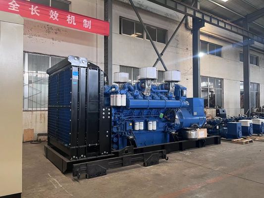 대기 상태 1500kw 디젤 발전기 세트 닫힌 냉각 시스템 및 소음 완화