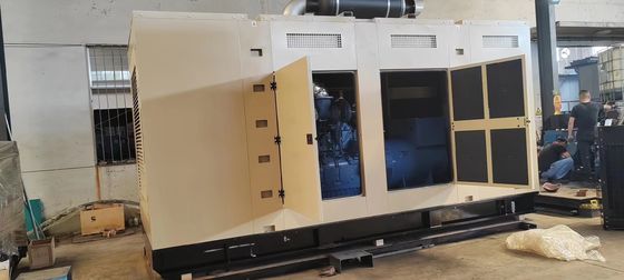 방향 주입 1000KVA 광시 유차 조용 스피커 디젤 발전기 50/60HZ 주파수를 설정